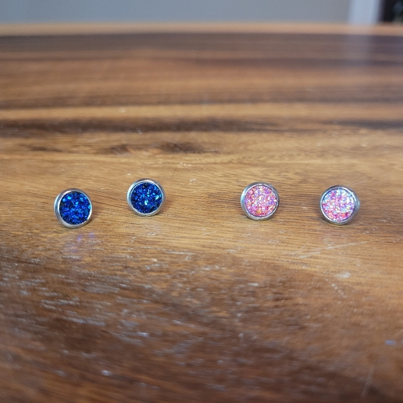 2 sets of 8mm sparkly acrylic crytal stainless steel stud earrings - Picture 3 of 5